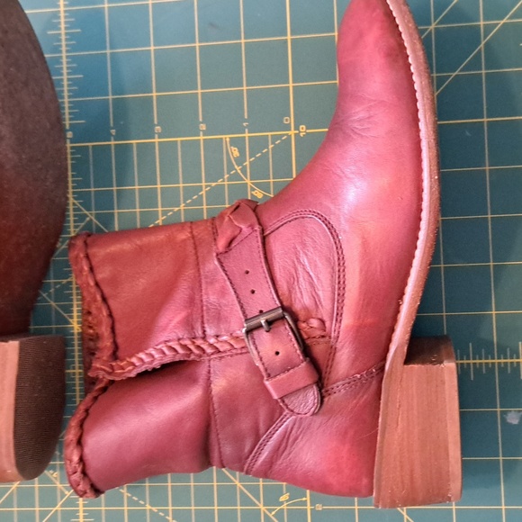 Musse & Cloud Red Leather Distressed Finish Boots - Picture 7 of 13